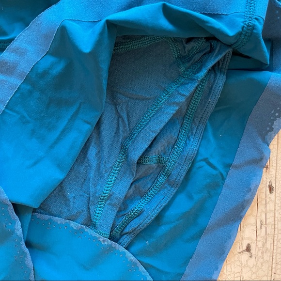 Lululemon shorts 4 - Picture 5 of 5